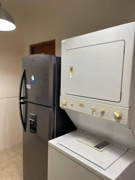 Apartment House, Spacious, Bright, Near To Ave. Reforma